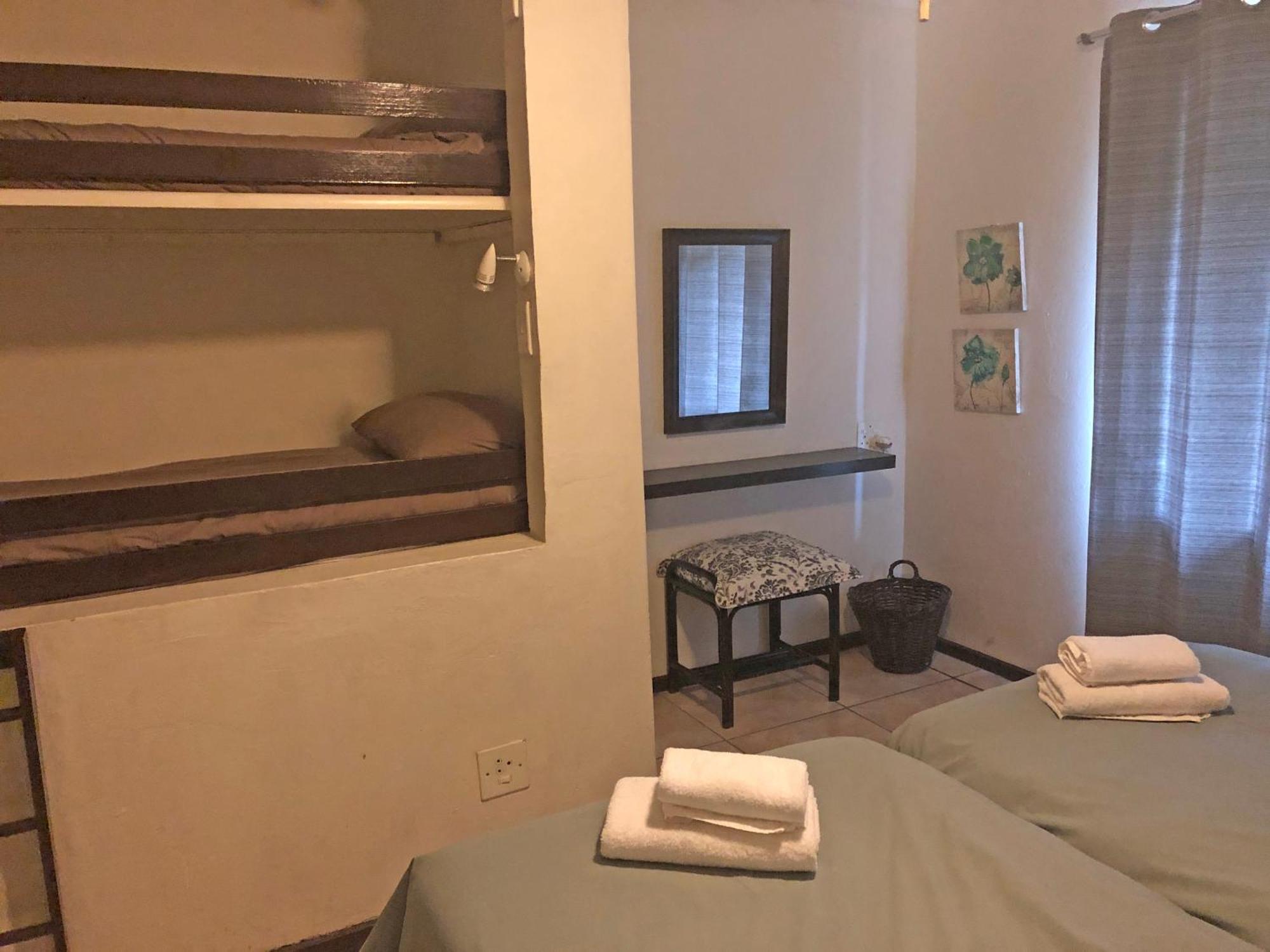 Hills And Dales Accommodation 란세리아 외부 사진