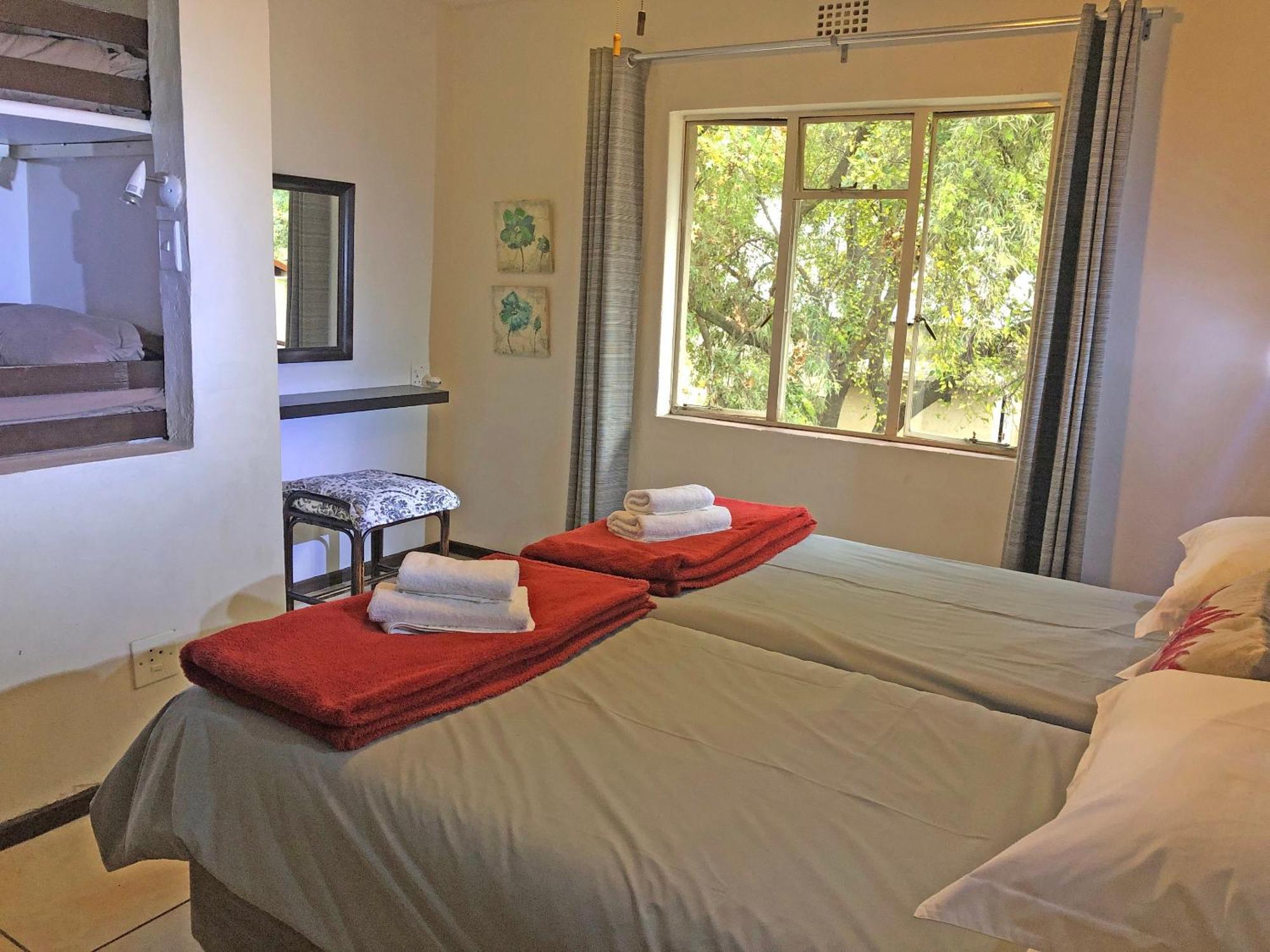 Hills And Dales Accommodation 란세리아 외부 사진