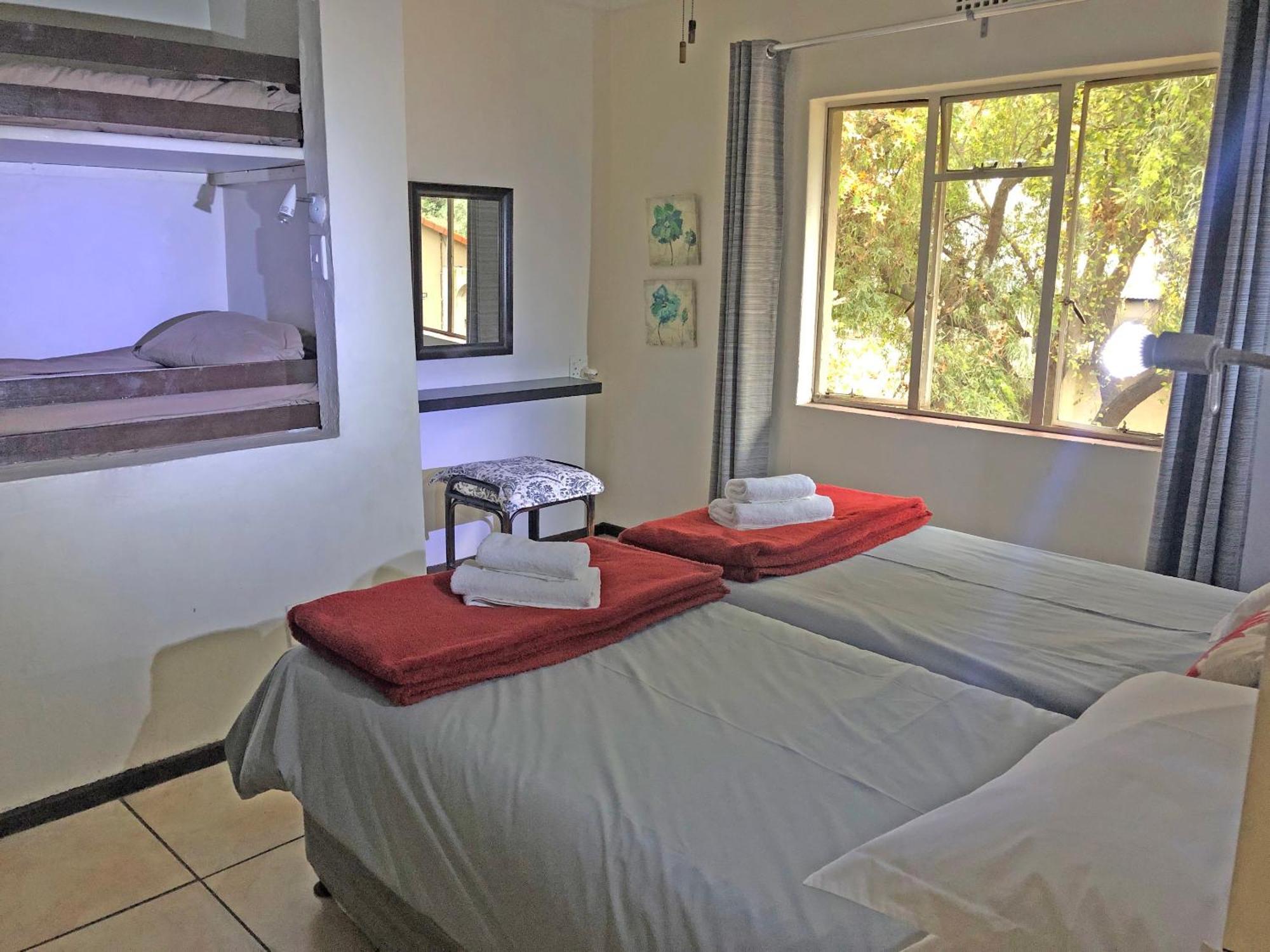 Hills And Dales Accommodation 란세리아 외부 사진