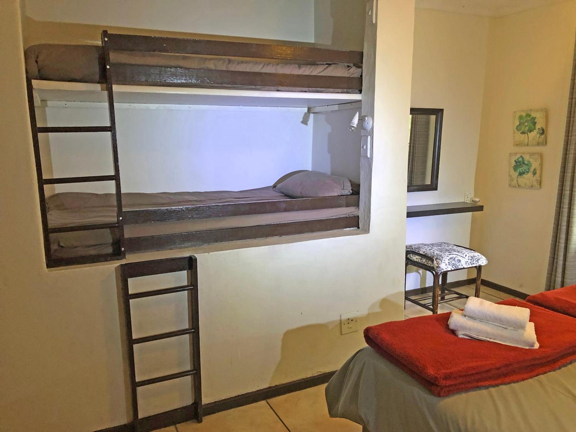 Hills And Dales Accommodation 란세리아 외부 사진