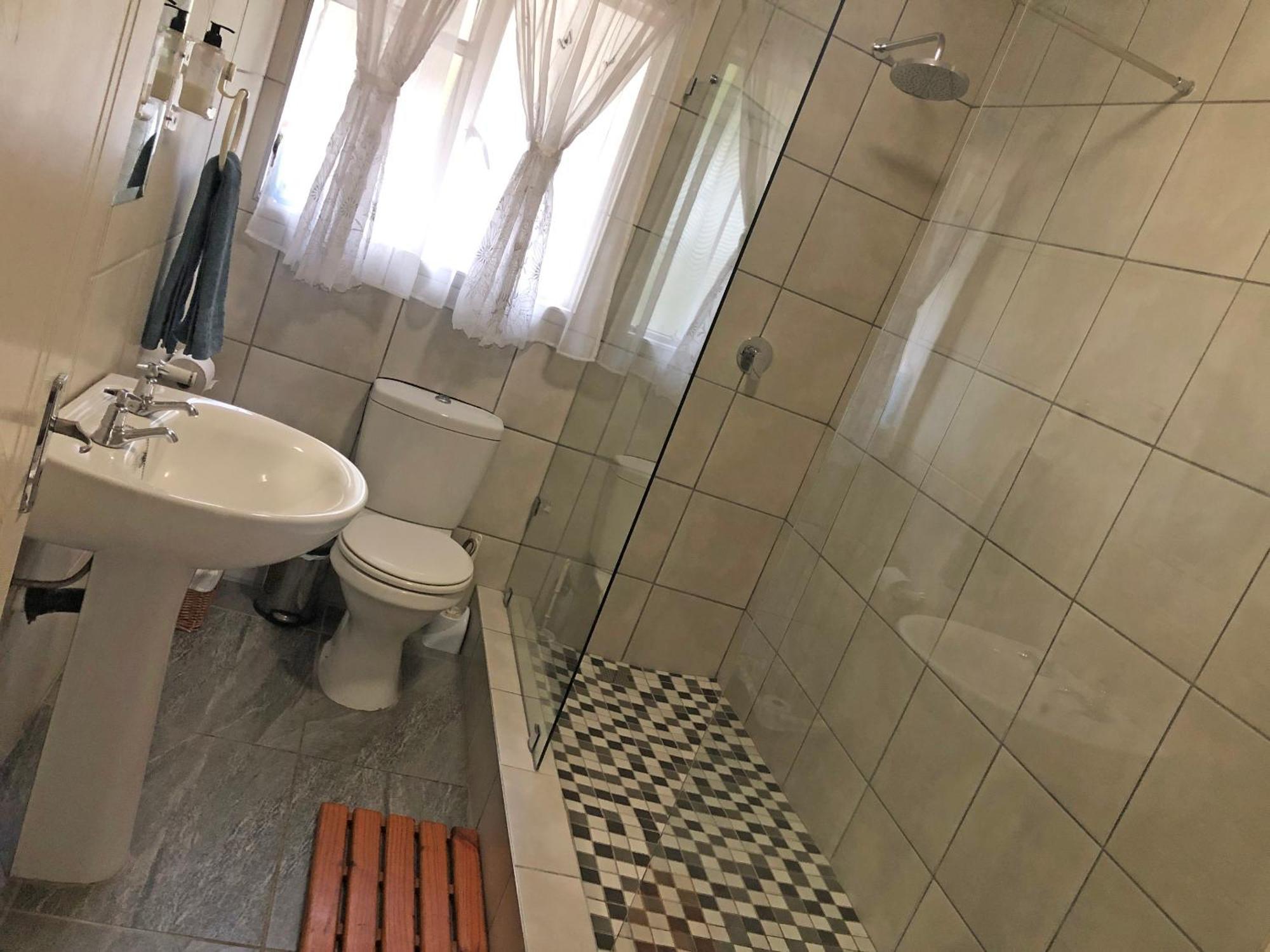 Hills And Dales Accommodation 란세리아 외부 사진