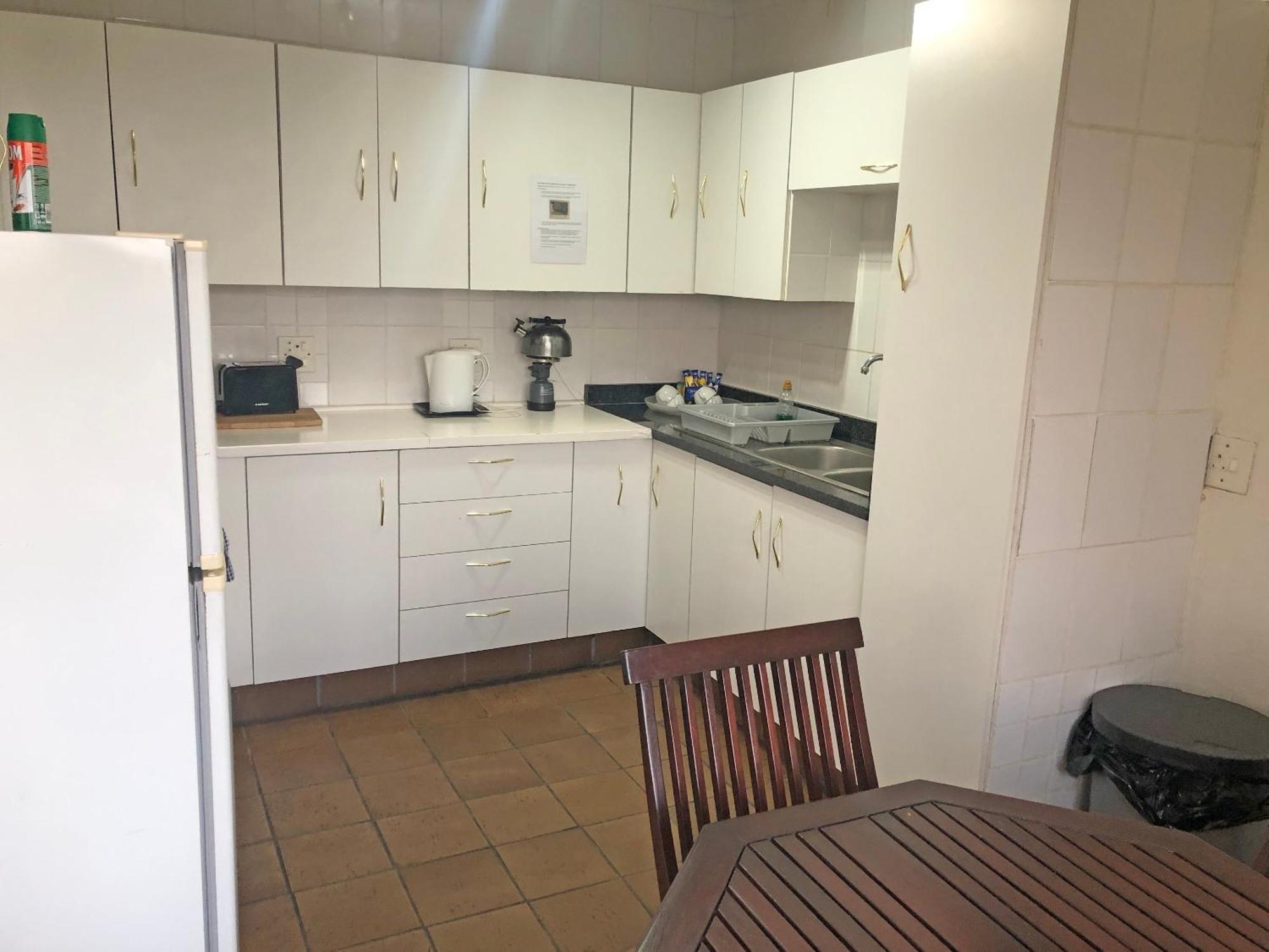 Hills And Dales Accommodation 란세리아 외부 사진