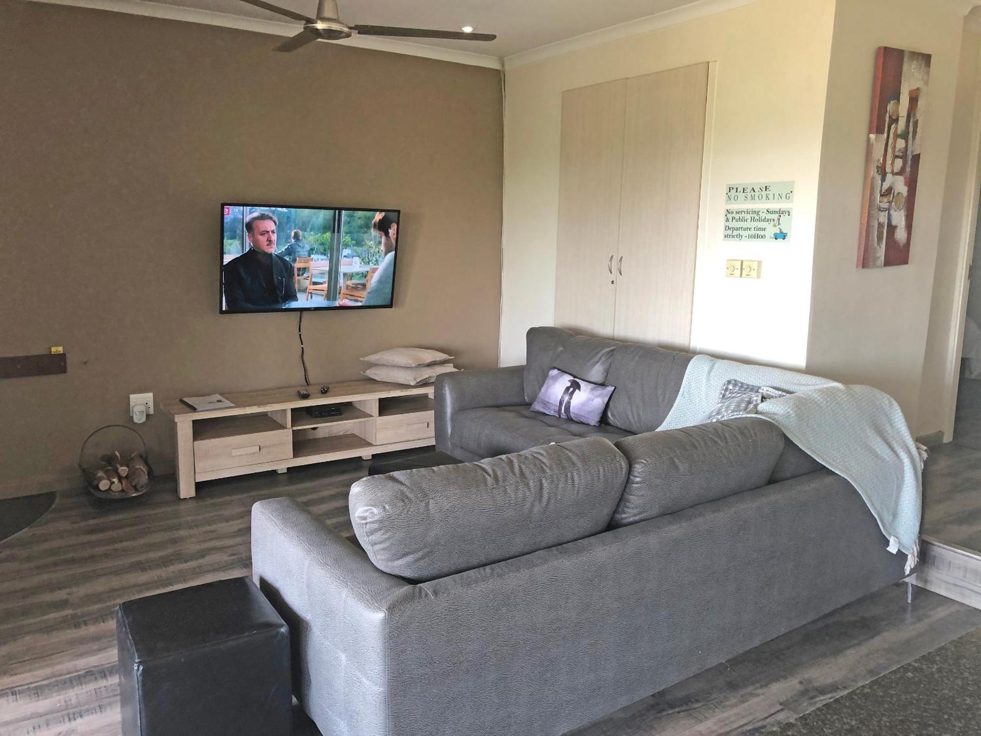Hills And Dales Accommodation 란세리아 외부 사진