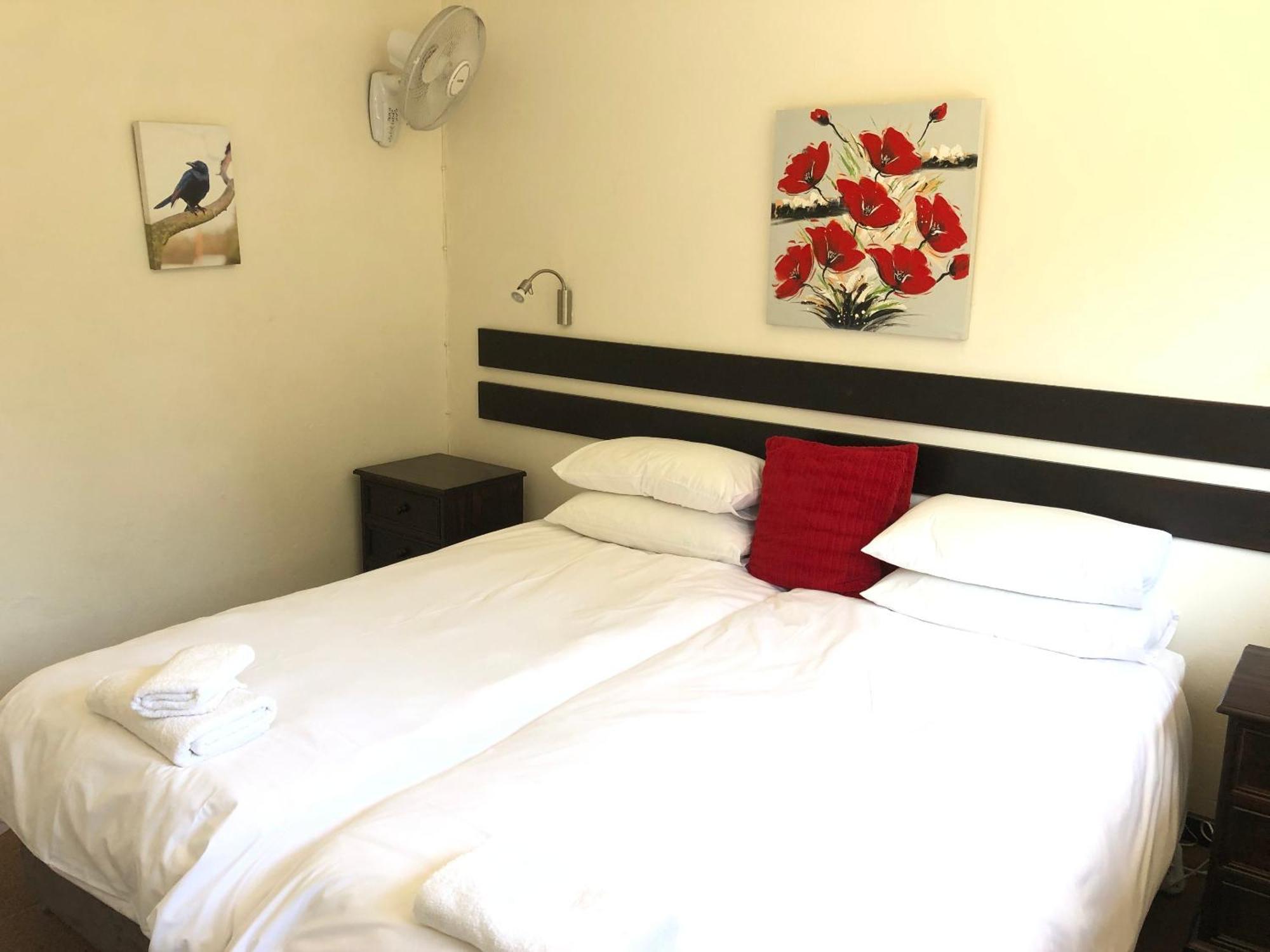 Hills And Dales Accommodation 란세리아 외부 사진