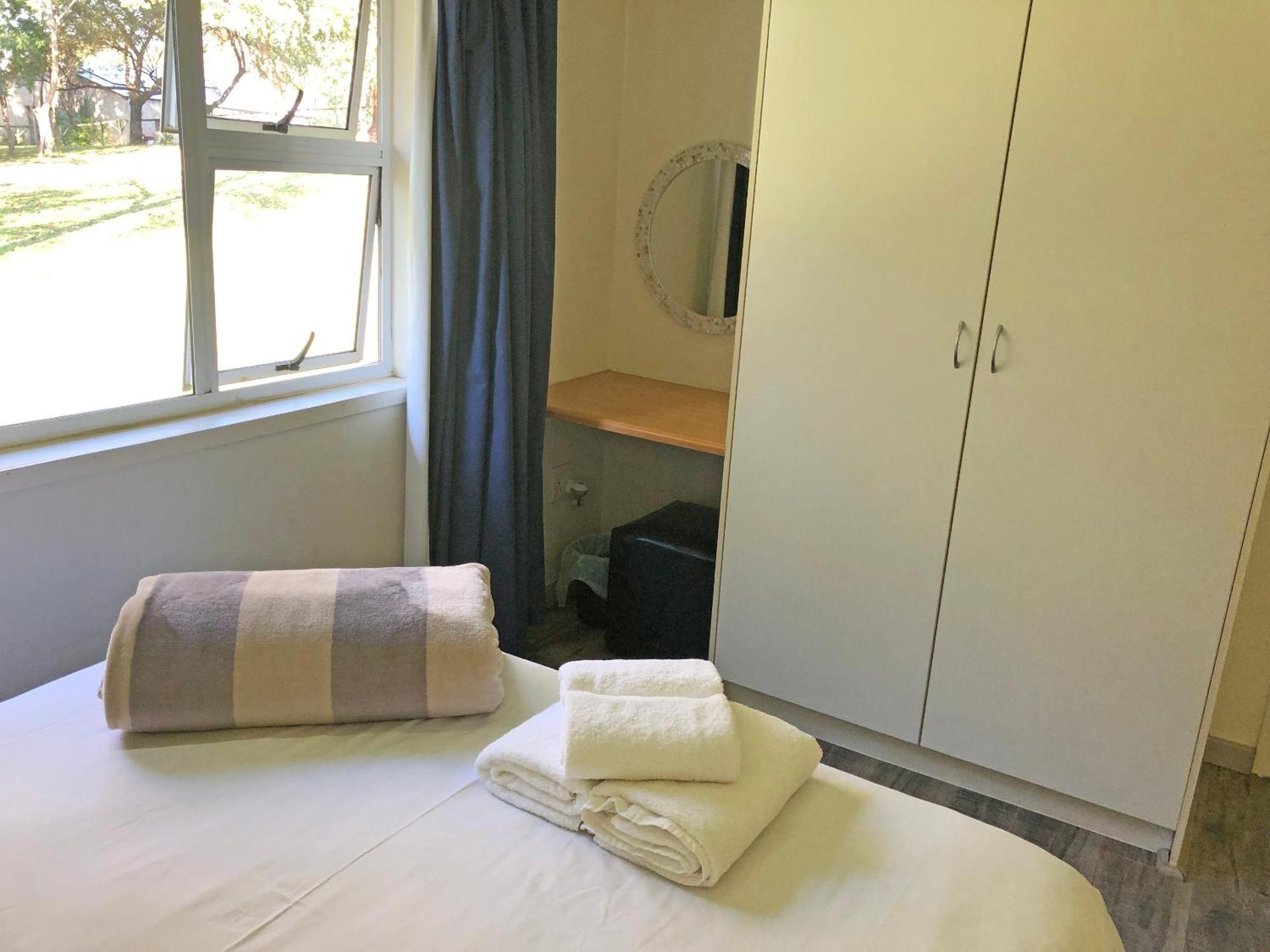 Hills And Dales Accommodation 란세리아 외부 사진