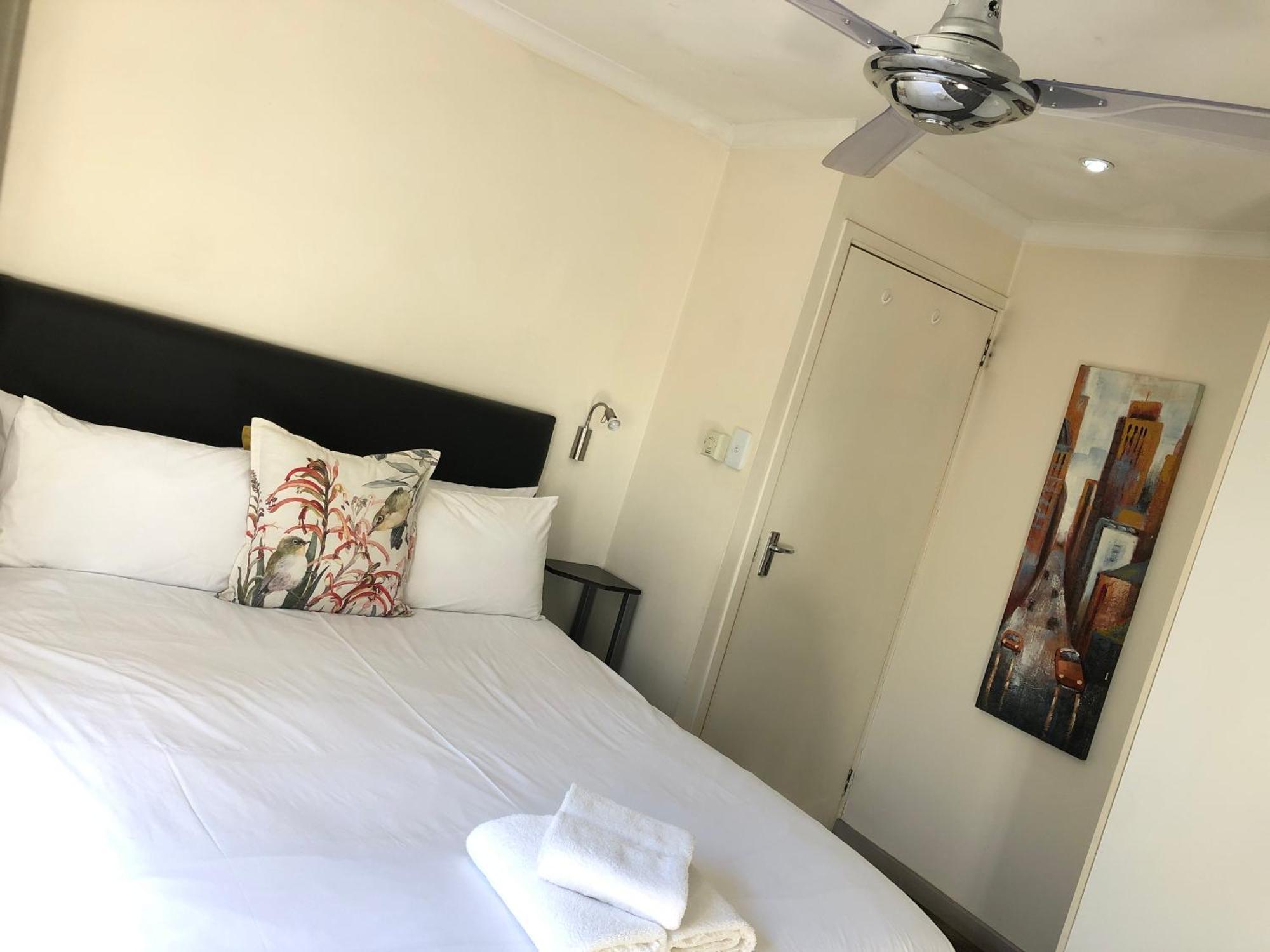 Hills And Dales Accommodation 란세리아 외부 사진